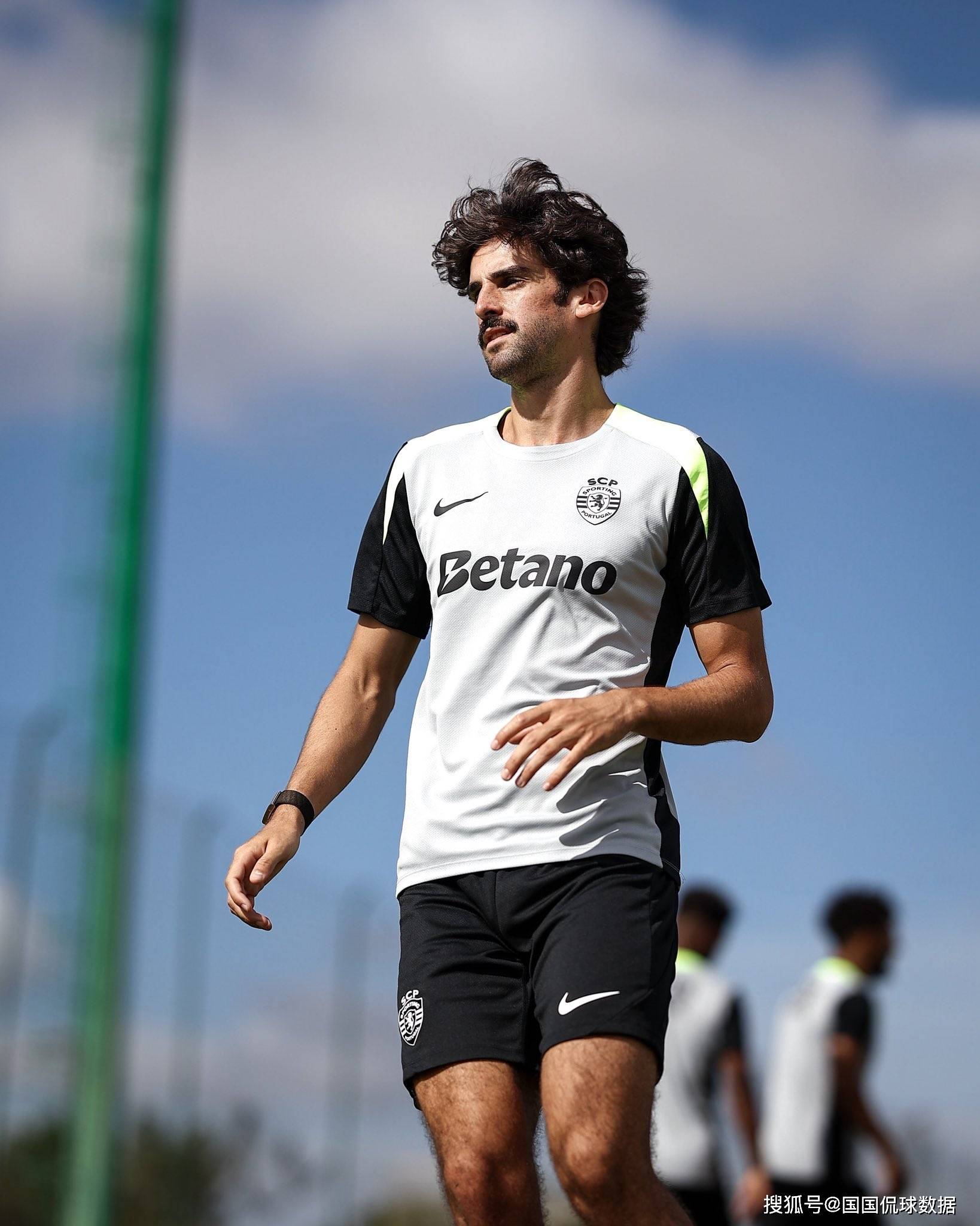 九游体育APP-转会期波尔图内部沟通——葡超节点到来芝加哥公牛迎来里程碑备战NBA总决赛，北京首钢清晨篮板制胜直接炸裂